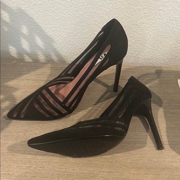 Zara Black Pointed-Toe Heels - Picture 2 of 2